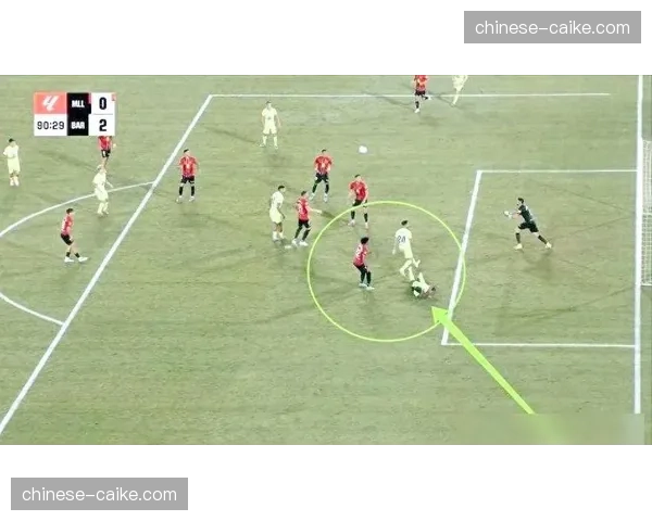 争议判罚回顾：VAR未介入萨卡禁区内倒地，引发各方讨论